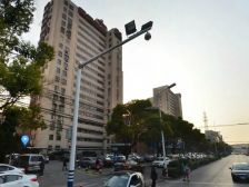 此房户型方正,全明通透,精装房 ,拎包入住