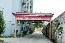 北京路宁春城高铁站商圈步梯3房2卫中间楼层