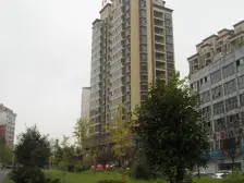 此房满两年,正规两室,住家安静。装修保持好,