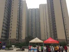 经一路红专路 君悦城 两梯四户,双气 楼下万邦生鲜