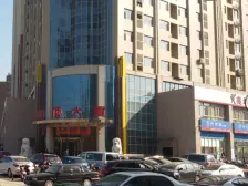 建成年代2012年,天然气、暖气;客厅朝南,两卧室朝南