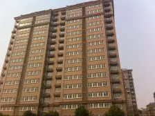 一梯两户,这套位于4楼,总层高5层