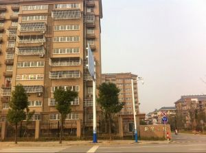 诚心出售,低总价,精装修2室,楼层好