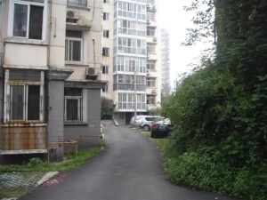 荣校教师小区,低楼层出行方便,证满五年,南北通透