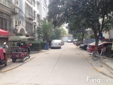 省医旁 挨着东区 金成东苑 一二楼大复式 带车库 满五