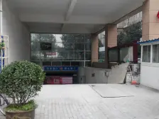 精装修大三居,房子南北通透,采光视野都很好