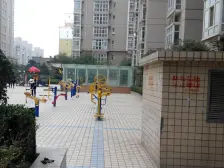 盛世年华南苑中间位置 不临街不临路 中间楼层