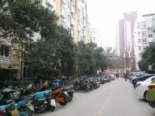 :文化绿城旁,交通便利,公园商场医院都在隔壁