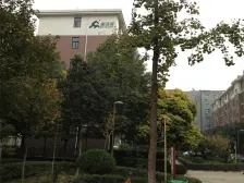 大复式小区环境好采光足。双气。