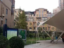 医学院 地铁口 园林小区 洋房一楼,前后小院,带车位