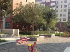 龙湖花园精装四房+一层面积带露台阳光房有车位带电梯