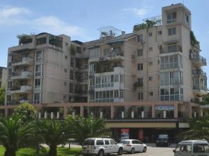 航天花园 4室2厅 南