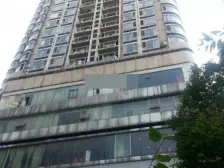 女人广场楼上+跃层户型+户型方正+临解放碑+出行方便