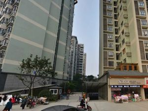 龙城3室1厅西