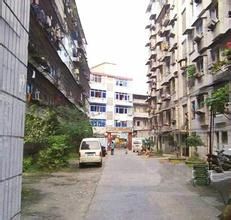 青山南路305号附2号税务局宿舍 南北通透,采光好 装修好,环镜优美 近地铁 视野好,诚心出售