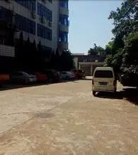 青山南路305号附2号税务局宿舍南北通透,采光好近地铁视野好,诚心出售