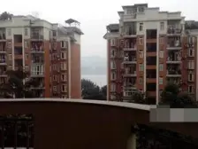 满庭芳小区生活设施丰富多样,交通便捷;有菜市场,