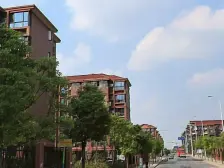 龙湖天街大商场10米,地铁站100米