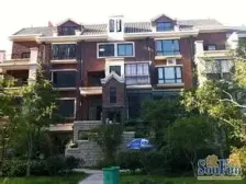 锦绣江南(中磊花园) 南北通透,采光好 装修好,环镜优美 中间楼层