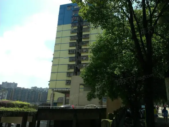 伴山名居实景图
