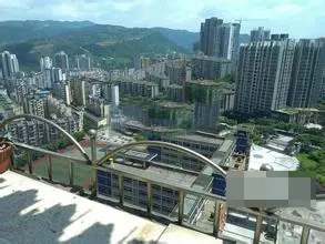 伴山名居实景图