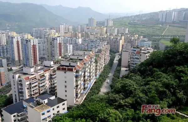 伴山名居实景图