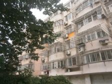 光明路小区 4室2厅 南