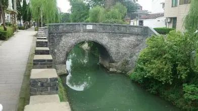 大舞台菜场老城区平房实景图