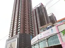 东部后门,朝南电梯房,交通方便,下楼就是商场