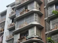 加州龙溪小区三房,楼层不高,采光好,业主安心卖