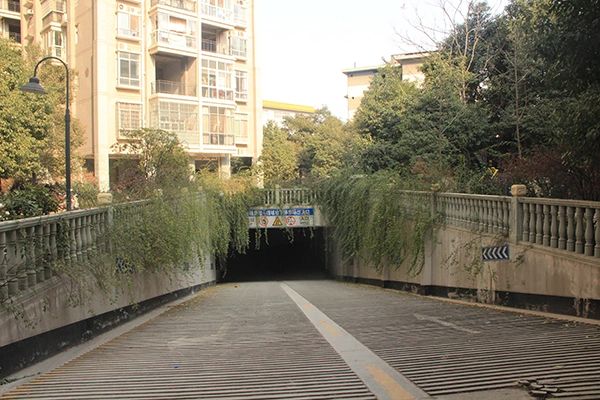 小区相关图