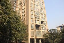 滨湖公园 香格里拉 小三房 费用各付各 业主自住