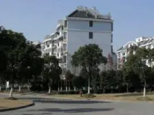 精装新装修,户型方正,主卧大阳台,空间充足,采光好