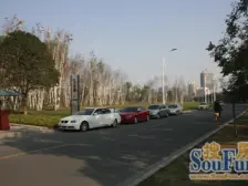 万科金域蓝湾 南北通透,采光好 装修好,环镜优美 中间楼层