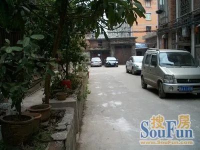 小区相关图