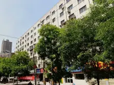 此房采光充足 精装电梯房 玉门街繁华地段 交通便利