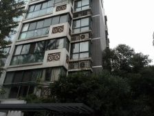 楼层低,阳光很晒,户型好,07年商品房,得房率高