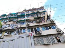 地铁口大两房,单价低总价低