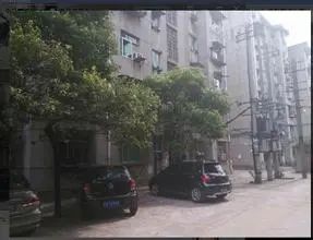 青山南路油脂化工厂宿舍 南北通透,采光好 近地铁 视野好,诚心出售