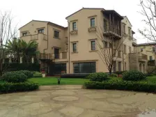 房东挂牌价 杜绝虚假 1000平大花园 全朝南套房 随时看房