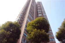 鑫科明珠靠河景精装修三房,户型周正,小区环境绿化好