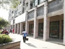 此房户型手续齐全,格局好,采光好,无遮挡,出行方便