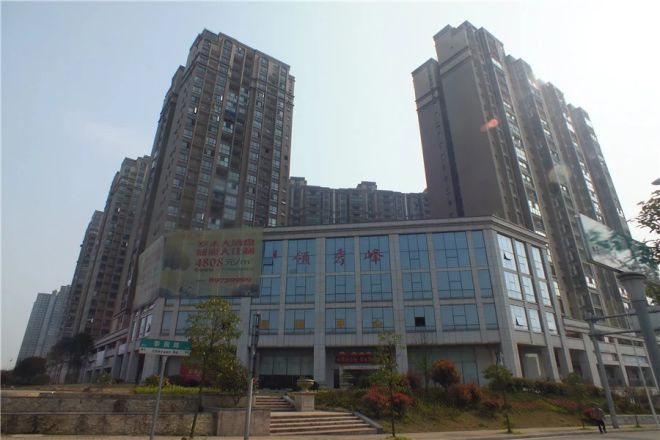 中坤领秀峰实景图