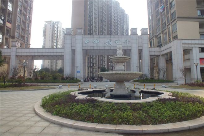 中坤领秀峰实景图