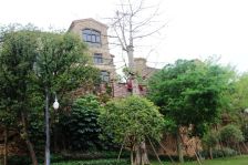 前后花园400平,毛坯独栋别墅!出享繁华,入则宁静