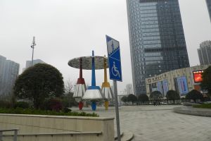 绿地中央广场1室0厅南