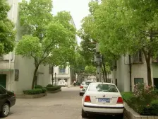 此房业主诚意出售,看房方便,一梯两户,复式带阁楼。