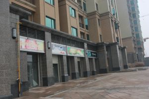 房子满五 户型周正 结构布局不错 视野广阔 一线湖景房