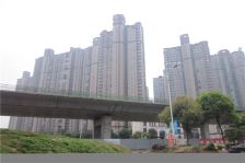 开福文创园地铁口宽敞大三房毛坯带车位