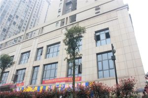 地处二环,性价高的精装三房,商场,浏阳河风光